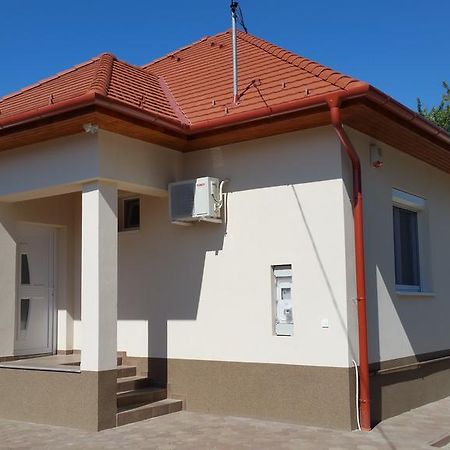 Fuerjes Apartments Tiszafüred Exterior foto